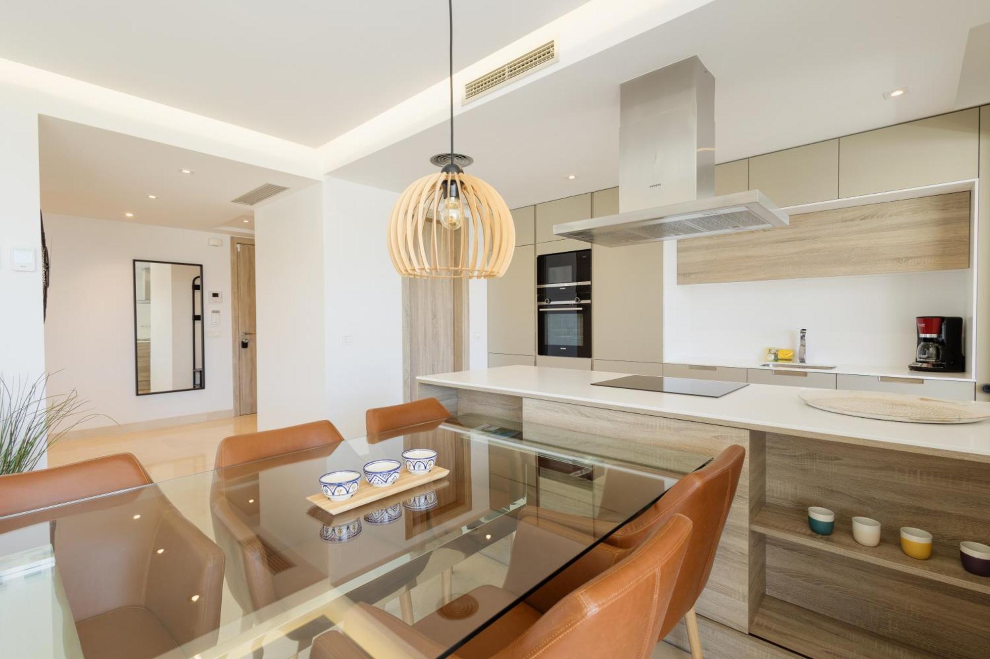 Modern Apartment, With Large Private Terrace And Panoramic Sea Views, In Бенахавис Экстерьер фото