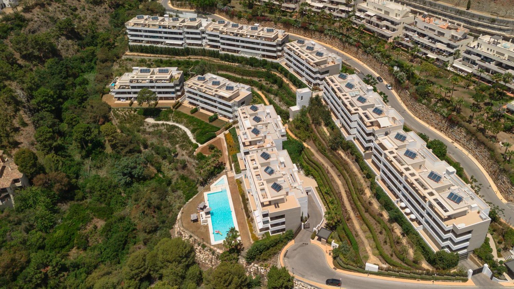 Modern Apartment, With Large Private Terrace And Panoramic Sea Views, In Бенахавис Экстерьер фото