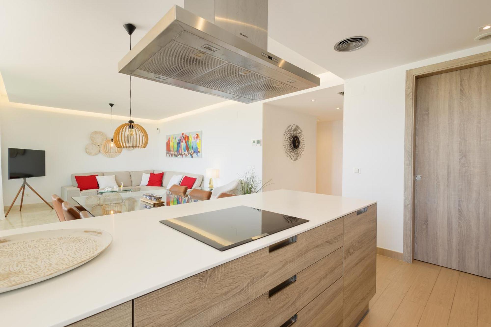Modern Apartment, With Large Private Terrace And Panoramic Sea Views, In Бенахавис Экстерьер фото