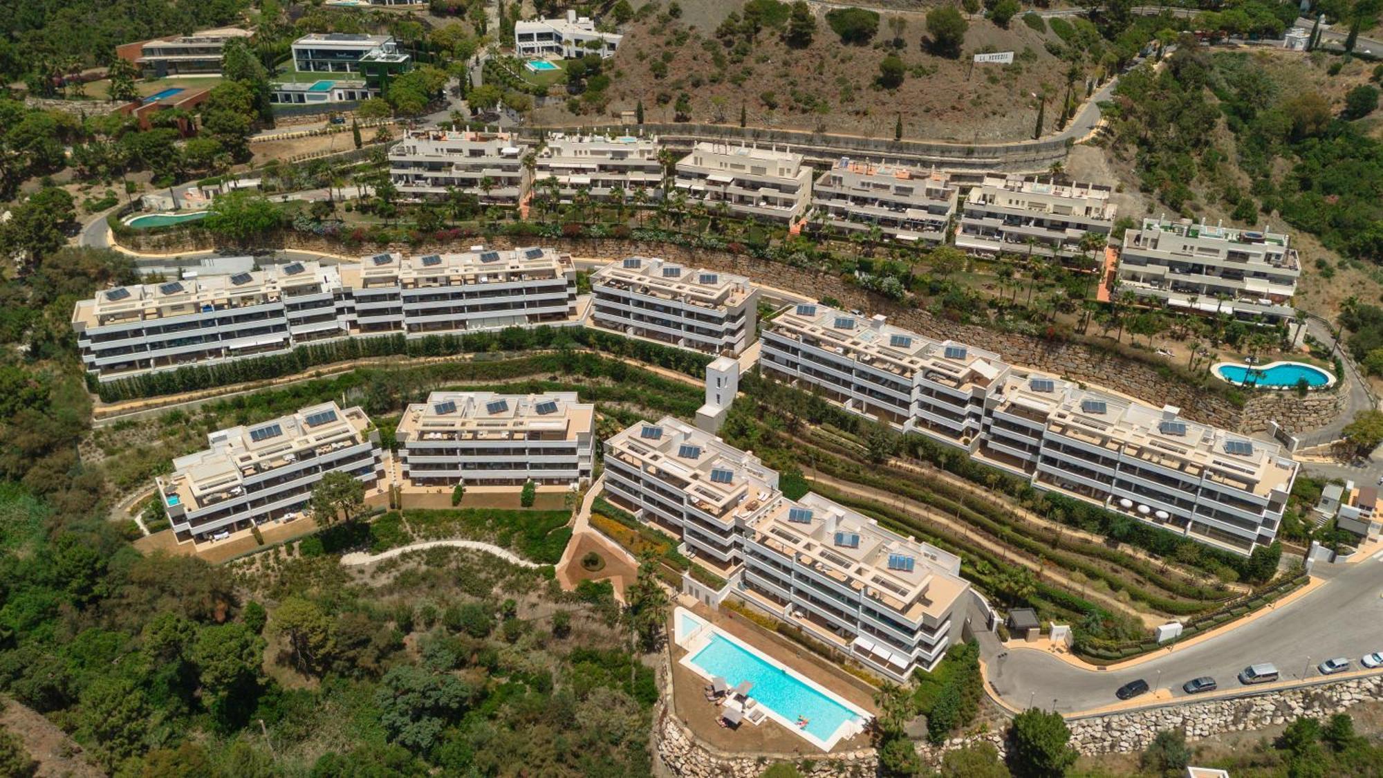 Modern Apartment, With Large Private Terrace And Panoramic Sea Views, In Бенахавис Экстерьер фото