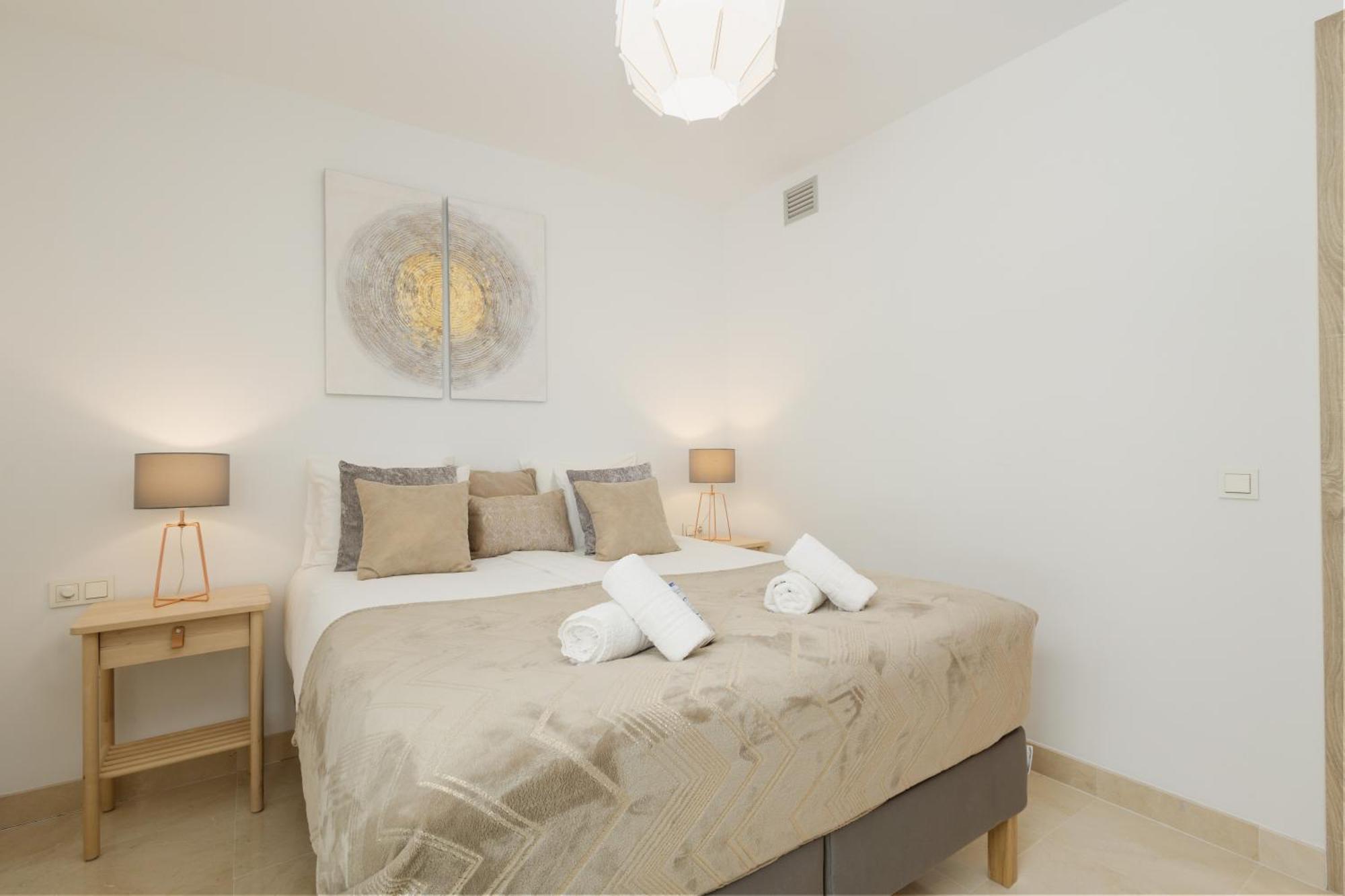 Modern Apartment, With Large Private Terrace And Panoramic Sea Views, In Бенахавис Экстерьер фото